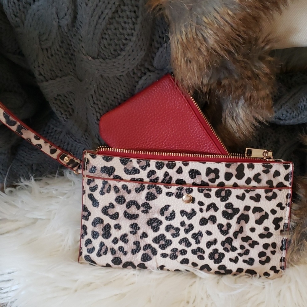 *NEW* Chico's Leopard print clutch